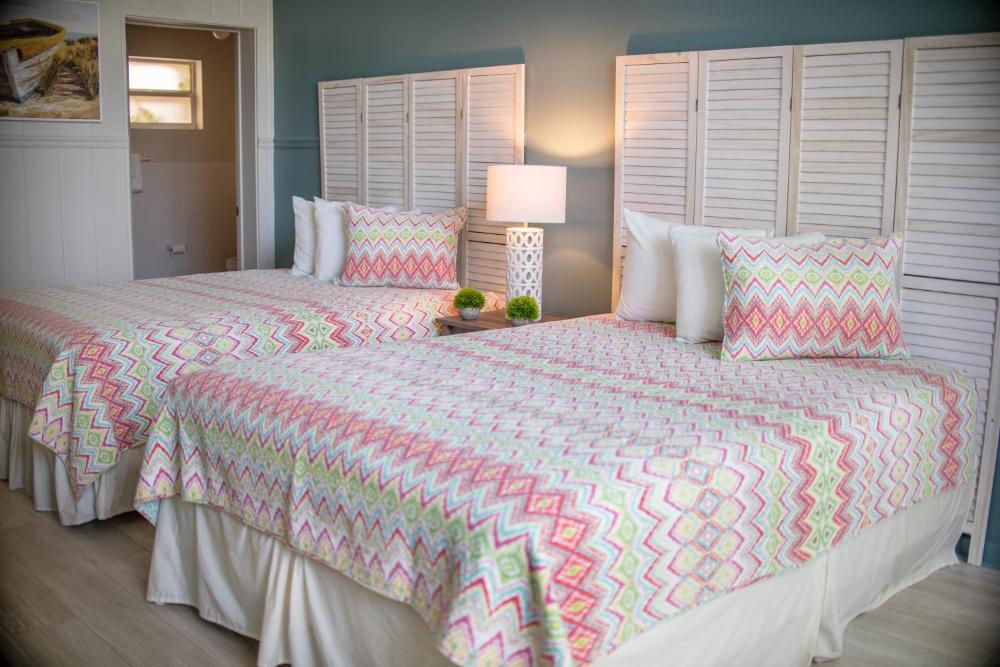 Deluxe Queen Room interior